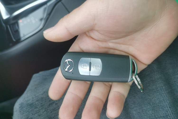 Used Mazda 3 Axela 2016 Hatchback 2.0L Automatic Sport Model
