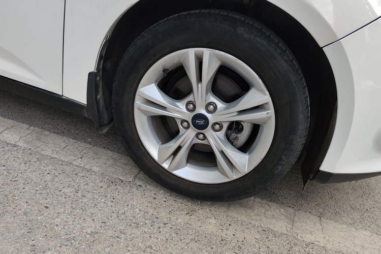 Used Ford Focus 2012 Sedan 1.6L Automatic Fashion Edition
