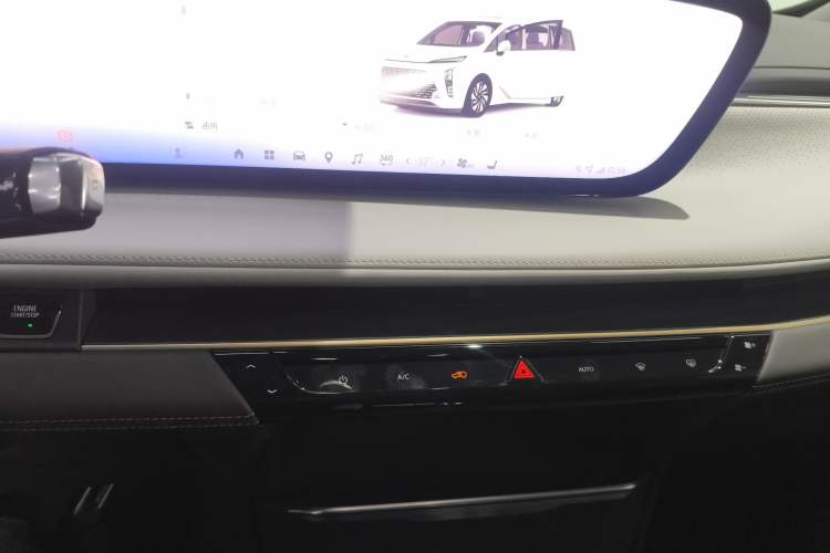 Used Buick GL8 New Energy 2026 Model Lu Zun Smart Enjoyment Edition Audio And AC Panel