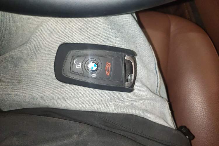 Used BMW 5 Series GT 2017 528i Leading Model
