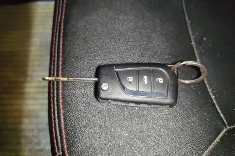 Used FAW Xiali N7 2013 1.3L Manual Luxury Model Vehicle Key