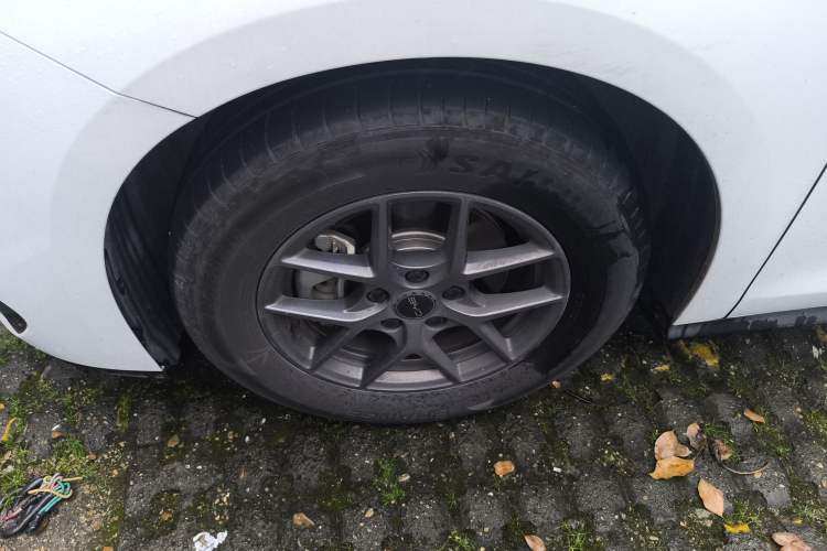 Used BYD Seal 06 New Energy 2024 DM-i 80KM Luxury Model Left Front Wheel Hub