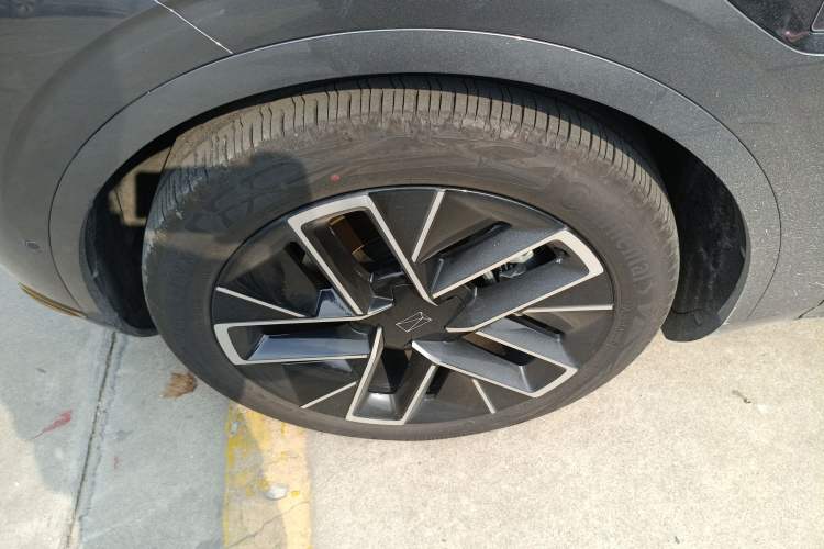 Used Avatr 11 2023 Long-Range Single-Motor Version 5 Seats
