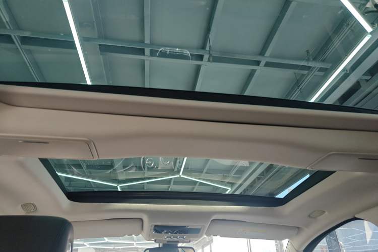 Used Jaguar XJ 2016 XJL 2.0T Two-Wheel-Drive Elegant Business Edition