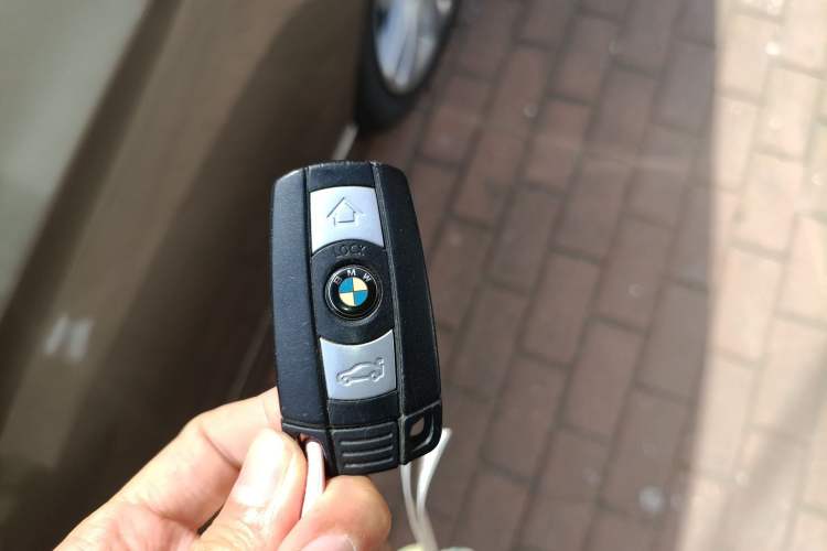 Used BMW 3 Series 2010 320i Luxury Model Vehicle Key