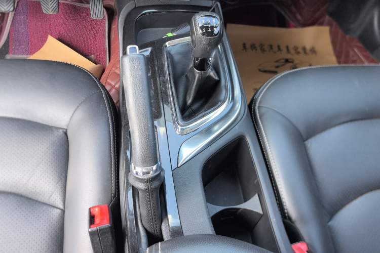 Used GAC Trumpchi GA6 2016 235T Manual Elite Edition Gear Lever