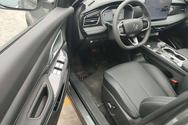 Used Changan CS75 2026 Model PRO 1.5T DCT Prestige 7-Seater