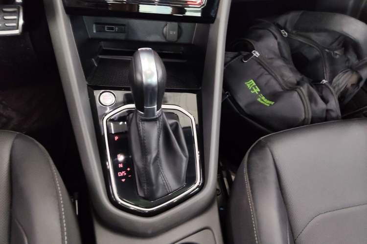 Used Jetta VS7 2020 1.4T Automatic Glory Edition Gear Lever