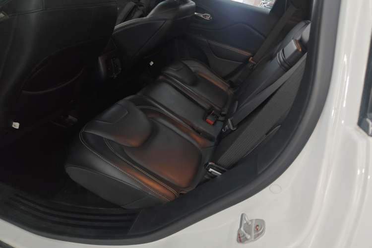 Used Jeep Cherokee 2016 2.4L Professional Edition Left Rear Seat