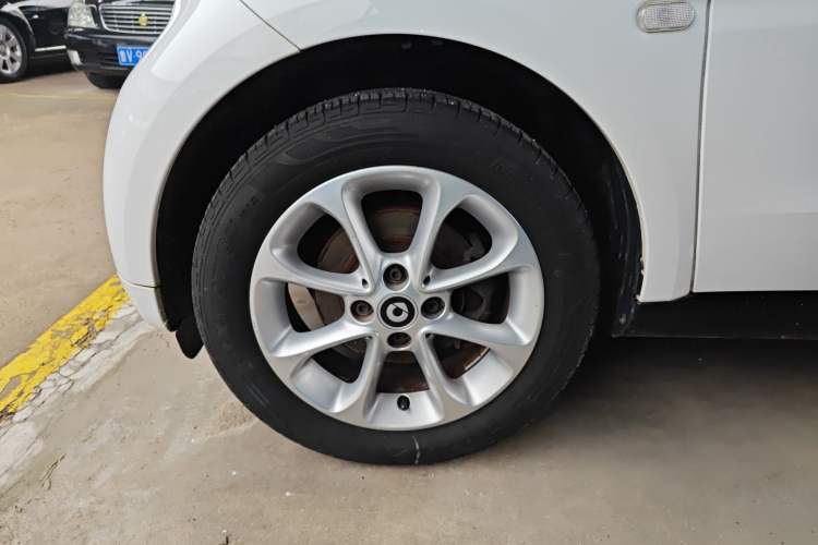 Used smart fortwo 2015 1.0L 52 kW hardtop Dynamic version
