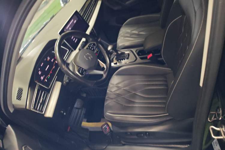 Used Volkswagen Tiguan L 2022 330TSI Automatic Two-Wheel Drive Smart Edition Left Front Seat