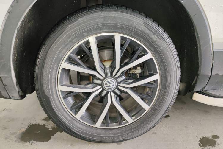 Used Volkswagen Tiguan L 2017 330TSI Automatic Two-Wheel Drive Luxury Edition