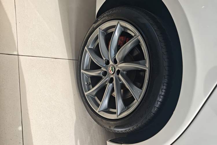 Used Alfa Romeo Giulia 2019 2.0T 280HP Luxury Edition