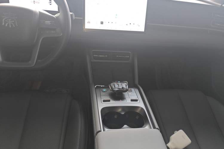 Used BYD Qin L 2025 DM-i Smart Drive 80KM Leading Model Gear Lever