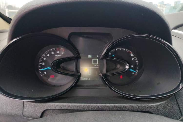 Used Dongfeng Aeolus AX7 2015 2.0L Automatic Zhiyue Version
