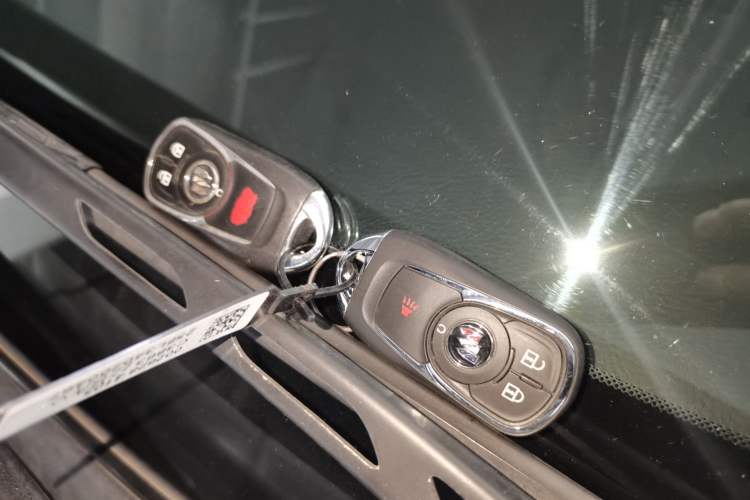 Used Buick GL8 2021 Land Cruiser Executive Class 652T Comfort Model