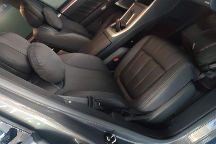 Used ONVO Luxeed L90 2025 Model—Max Six-Seater Version
