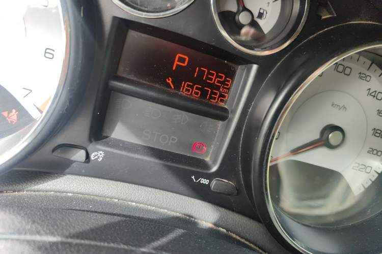 Used Peugeot 308 2013 1.6L Automatic YouShang Model Odometer Close Up