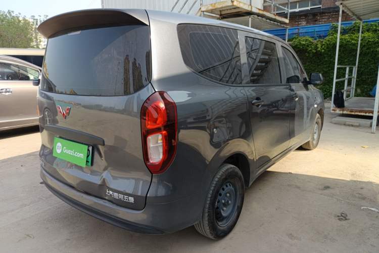 Used Wuling Hongguang New Energy 2025 Extended-Range Hybrid 50 km Utility Version
