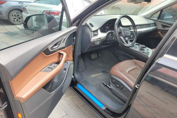 Used Audi Q7 2019 45 TFSI Comfort Model