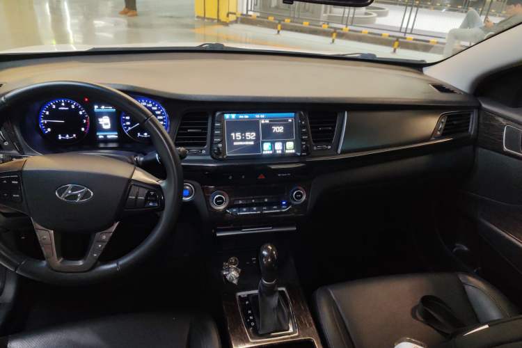 Used Hyundai Mistra 2017 1.8L Automatic Deluxe DLX Model China V Emission Standard Audio And AC Panel