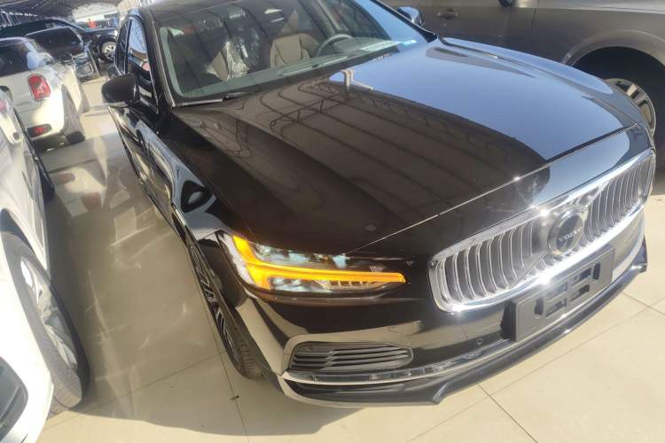 Used Volvo S90 New Energy 2025 Plug-in Hybrid Four-Wheel Drive Long-Range Zhiyi Luxury Edition Front Right 45 Deg