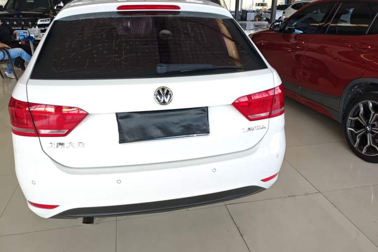 Used Volkswagen Gran Lavida 2017 1.6L Automatic Fashion Edition Rear