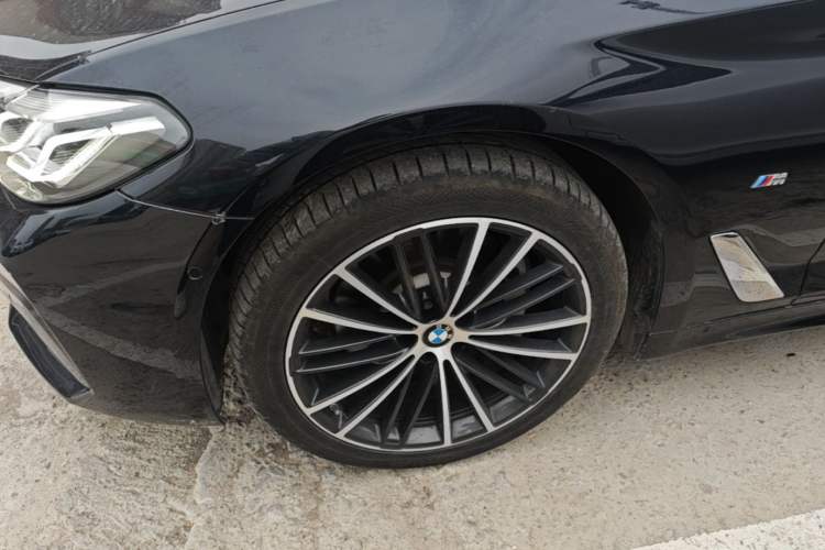 Used BMW 5 Series 2021 Facelifted 530Li Leading Edition M Sport Package Left Front Wheel Hub