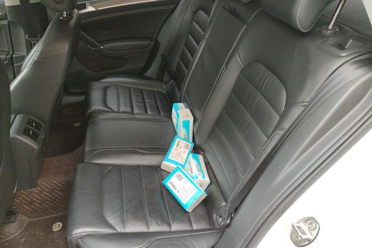 Used Volkswagen Golf 2015 1.4TSI Automatic Luxury Model Left Rear Seat