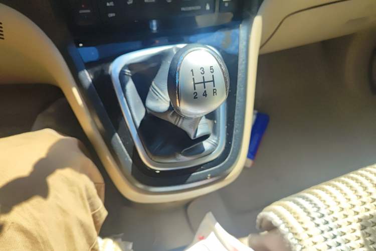 Used Haval H6 2011 2.0L Manual Two-Wheel Drive Urban Version Gear Lever