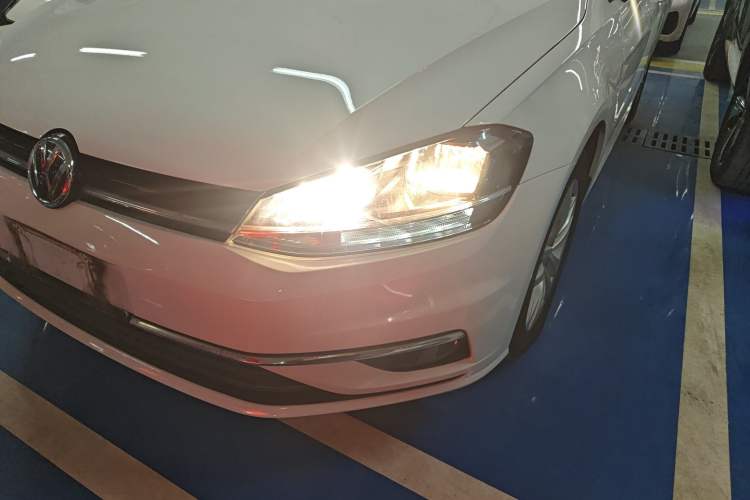 Used Volkswagen Golf 2018 230TSI Automatic Comfort Model Left Front Headlight