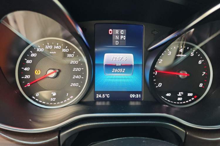 Used Mercedes-Benz V-Class 2021 V 260 Avantgarde Edition