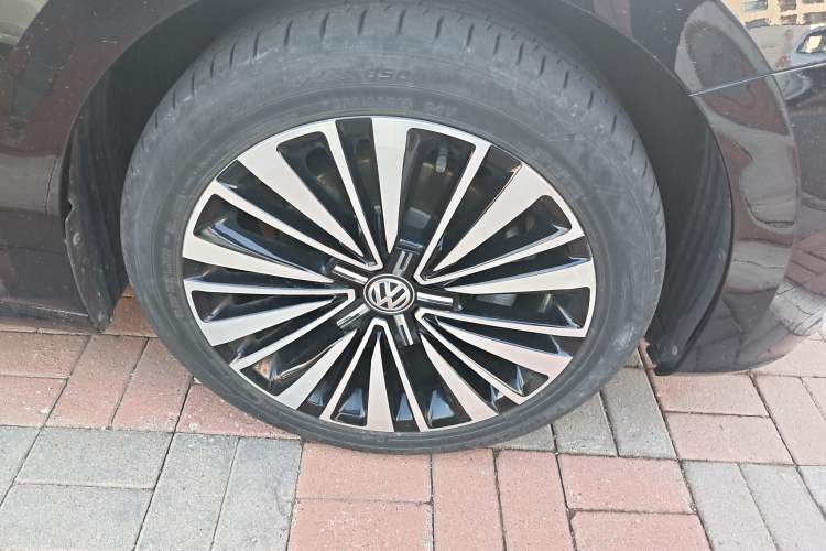 Used Volkswagen Passat 2019 330TSI Luxury Edition China VI Standard
