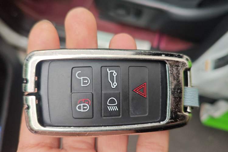 Used Land Rover Discovery Sport 2020 249 PS R-Dynamic Performance Edition
