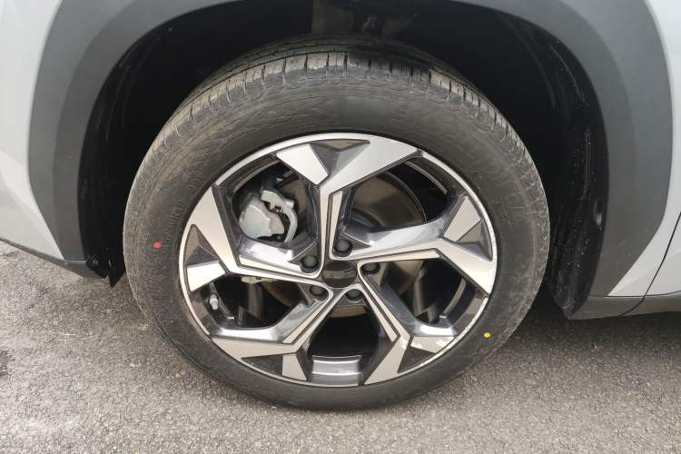 Used Geely Auto FX11 2023 1.5TD DCT Prestige Edition Left Front Wheel Hub