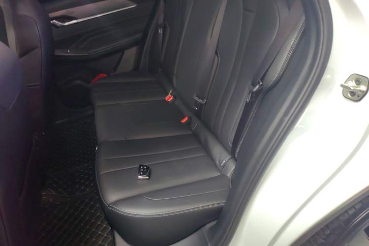 Used Dongfeng Aeolus Mage 2025 1.5T Luxury Version
