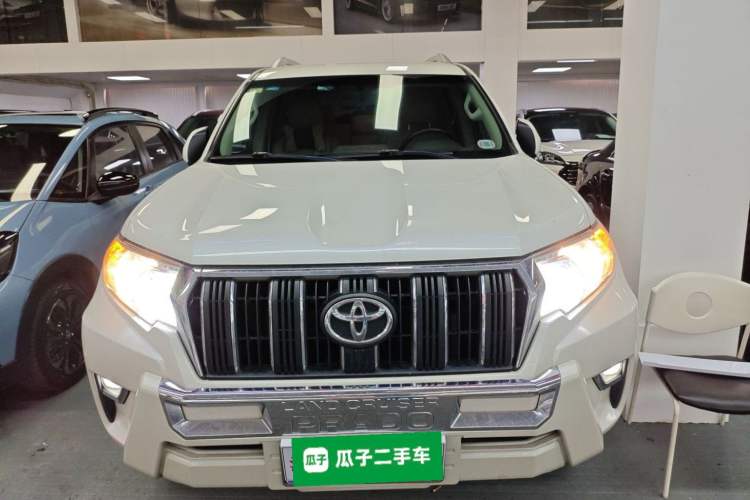 Used Toyota Prado 2017 2.7L Automatic 2700 Gasoline 4x4 7-Seater – Middle East Version Front