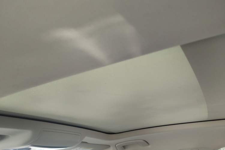 Used Volkswagen Passat 2020 Facelift 330TSI Elite Edition China VI Standard Headliner