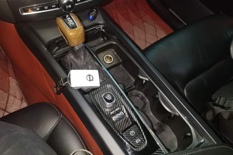 Used Volvo XC60 2020 T5 4x4 Zhiyi Luxury Edition