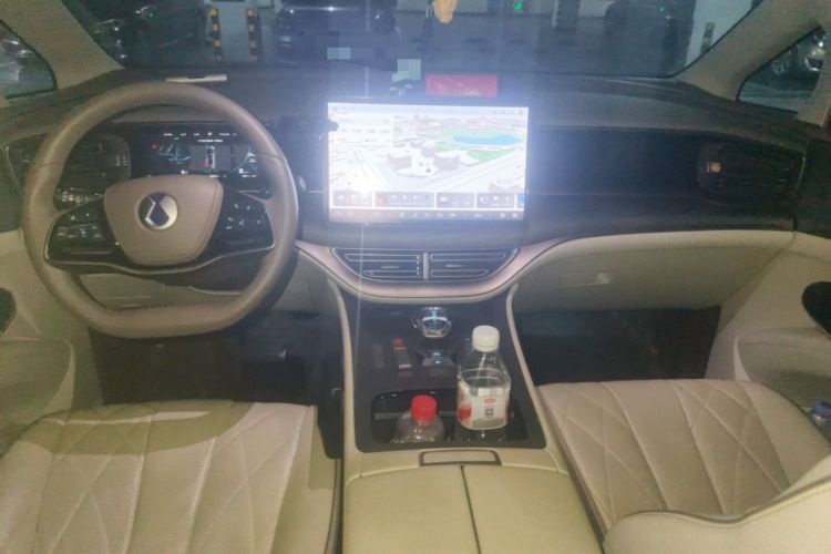 Used Denza D9 2022 DM-i 970 Four-Wheel Drive Prestige Model
