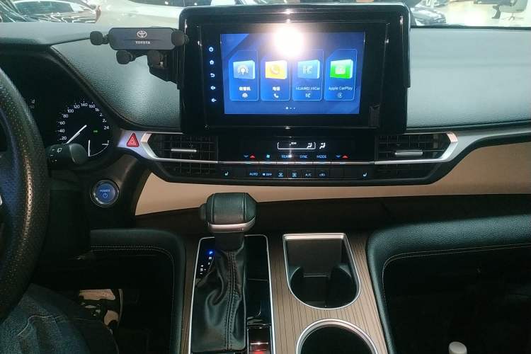 Used Toyota SIENNA 2021 2.5L Hybrid Luxury Edition Audio And AC Panel