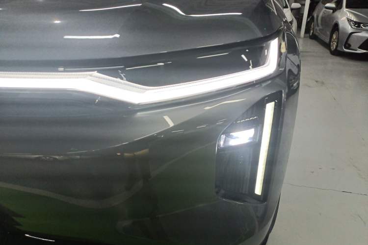 Used GAC Trumpchi Xiangwang S7 2025 205 km Max LiDAR Version Left Front Headlight