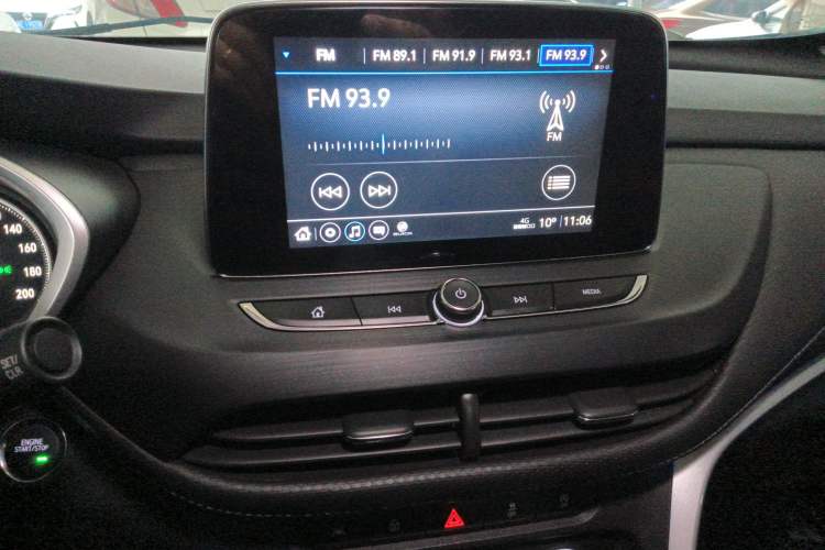 Used Buick Encore 2021 332T CVT Elite Edition Audio And AC Panel