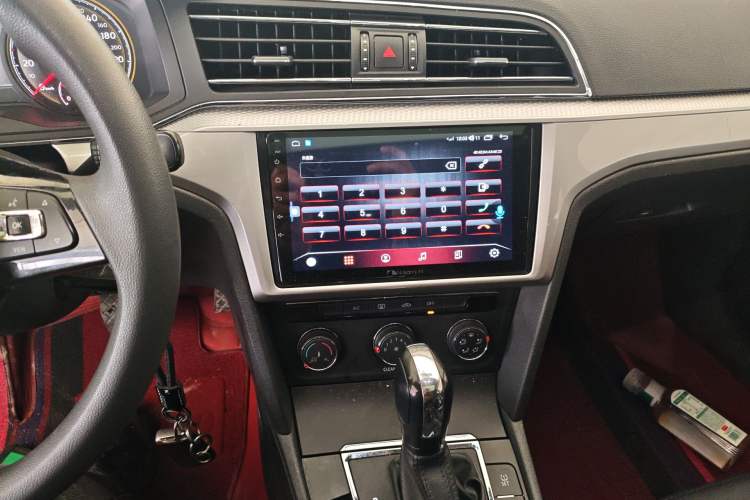 Used Volkswagen Lamando 2019 230TSI DSG Fashion Edition China VI Audio And AC Panel