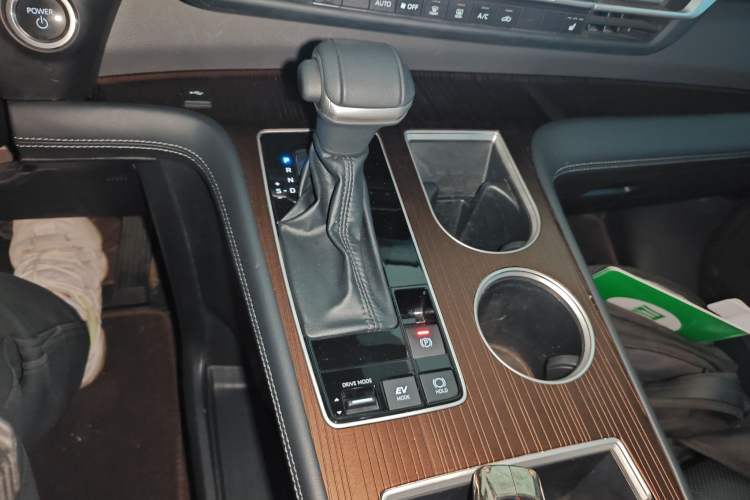 Used Toyota SIENNA 2024 2.5L Hybrid Four-Wheel Drive Luxury Edition