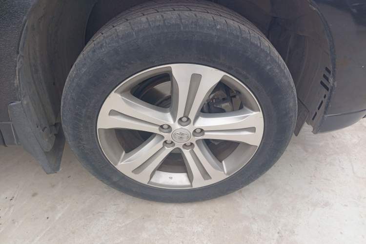 Used Toyota Highlander 2012 2.7L 2WD 5-Seater Elite Edition Right Front Wheel Hub