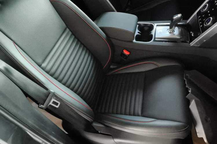 Used Land Rover Discovery Sport 2022 249 PS R-Dynamic SE Performance Tech Edition 5 Seats