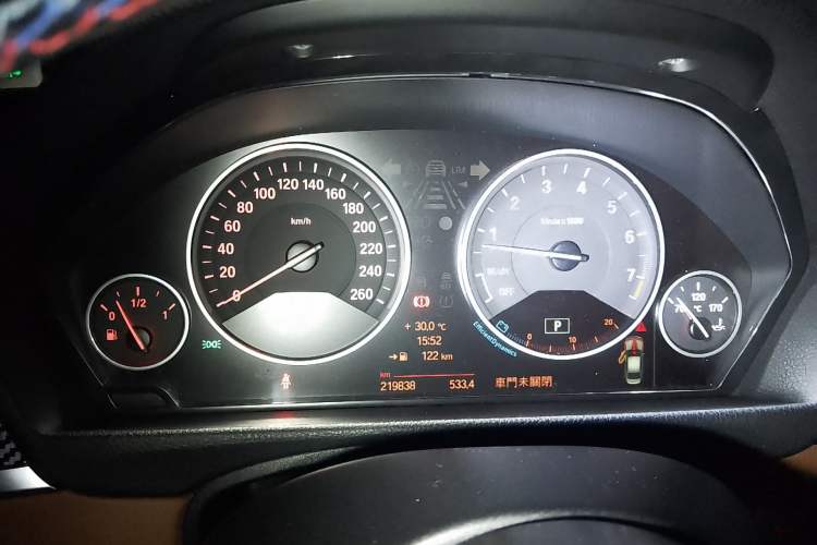 Used BMW 3 Series 2013 320Li Luxury Design Package
