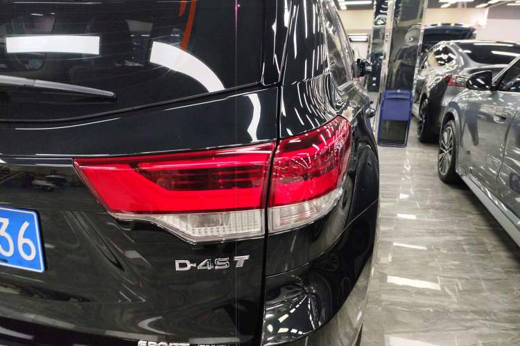 Used Toyota Highlander 2018 2.0T Four-Wheel Drive Prestige Version 7 Seats China VI Standard
