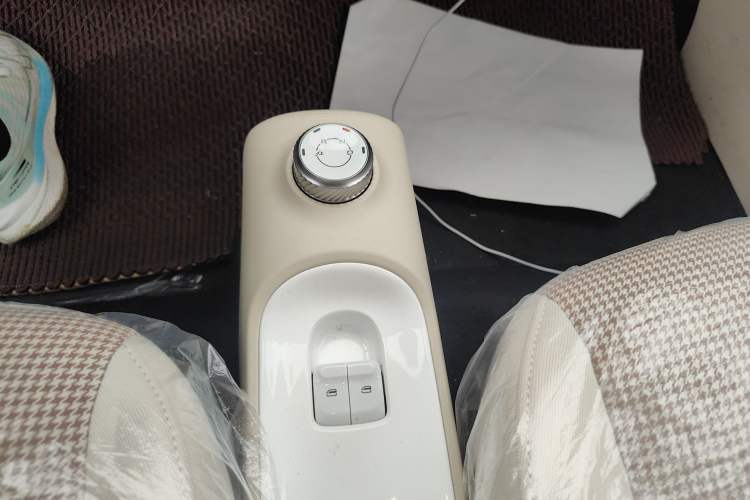 Used Wuling Hongguang MINIEV 2024 3rd Generation 215km Youth Edition Gear Lever